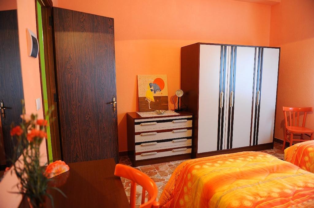 B&B Antoclo Di Concas Angela Margherita Villacidro Exterior foto